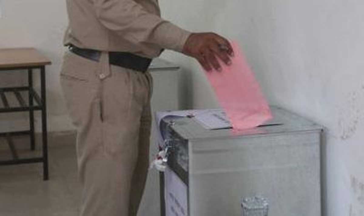 हिमाचल में 36,008 मतदाता ने पोस्टल बैलेट के जरिए किया मतदान